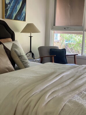 2 bedrooms, iron/ironing board, travel cot, free WiFi