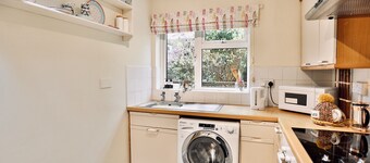 Brecon Beacons Cosy Cottage close to Crickhowell, Brecon & Abergavenny
