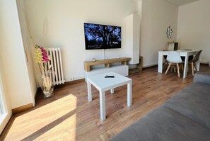 Living area - Tiburtina Station - Camesena Apartment (Roma)
