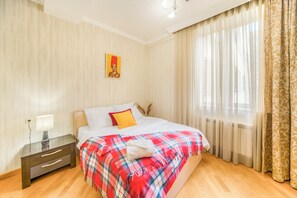 Deluxe Apartment | Premium bedding, desk, blackout drapes, soundproofing - Stay Inn on Buzand 13 (Yerevan)