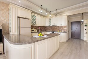 Luxury Apartment | Private kitchen | Fridge, microwave, stovetop, electric kettle - Stay Inn on Buzand 13 (Yerevan)