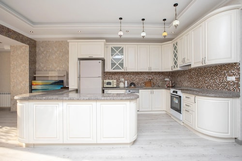 Stay Inn on Buzand 13