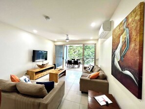 TV, offices - BHA 4- Beachfront Bliss ! - 1 bed (Mission Beach)