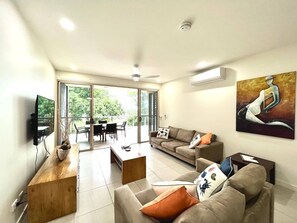 TV, offices - BHA 4- Beachfront Bliss ! - 1 bed (Mission Beach)