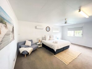 3 bedrooms, iron/ironing board, WiFi, bed sheets - Bella Luna Beach Front - 3 bed (South Mission Beach)