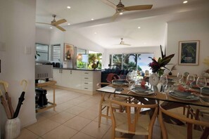 Dining - Tide Pool - 1 bed Ocean Front (South Mission Beach)