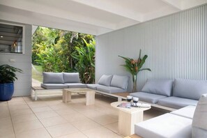 Terrace/patio - Tide Pool Ocean Front - 2 bed (South Mission Beach)