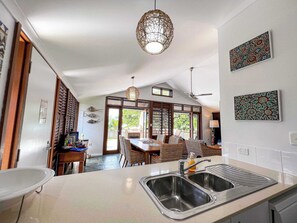 Interior - Wongalinga Absolute Beachfront ~ Tropical Oasis (Wongaling Beach)