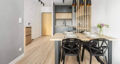 Comfortable Apartment with Garden by Noclegi Renters