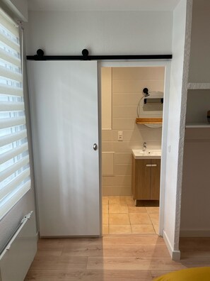 Handtücher, Seife, Toilettenpapier