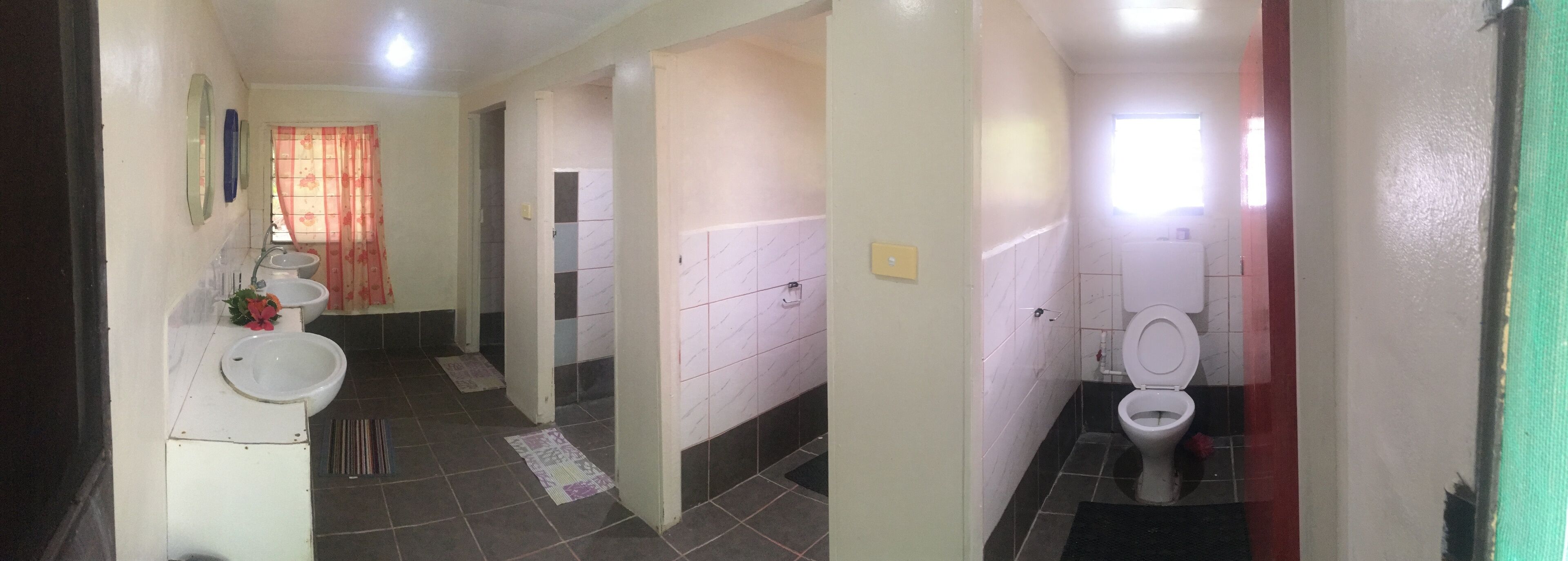 基础宿舍, 多张床, 部分海洋景观, 一层 | 浴室 | 毛巾、肥皂、洗发水、卫生纸