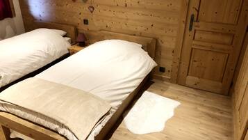 3 dormitorios, tabla de planchar con plancha, wifi gratis y ropa de cama