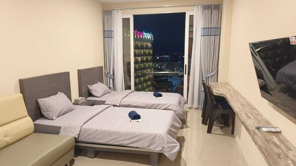 Deluxe Apartment, 2 Single Beds, City View | 1 bedroom, free WiFi