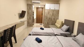 Deluxe Apartment, 2 Single Beds, City View | 1 bedroom, free WiFi