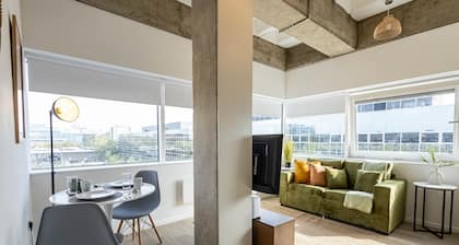 Stunning City View Apartments in Milton Keynes, Central Location Close to Everything, Free Parking