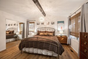 4 quartos, Wi-Fi de cortesia, roupa de cama