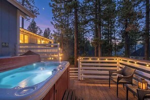 Terrace/patio - Bear Necessities. New. Modern. Spa. 3X2 PROMO (Big Bear Lake)
