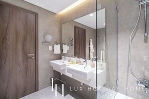 Bathroom - LUX The District One Lagoon View Suite (Dubai)