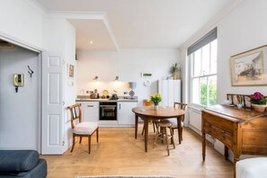 Interior - Delightful 1-bed, Pimlico (London)