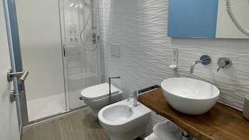 Comfort-Zimmer, 1 Queen-Bett | Badezimmer