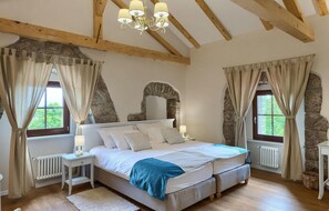 4 bedrooms, iron/ironing board, travel cot, free WiFi - Awesome home in Opatija (Opatija)