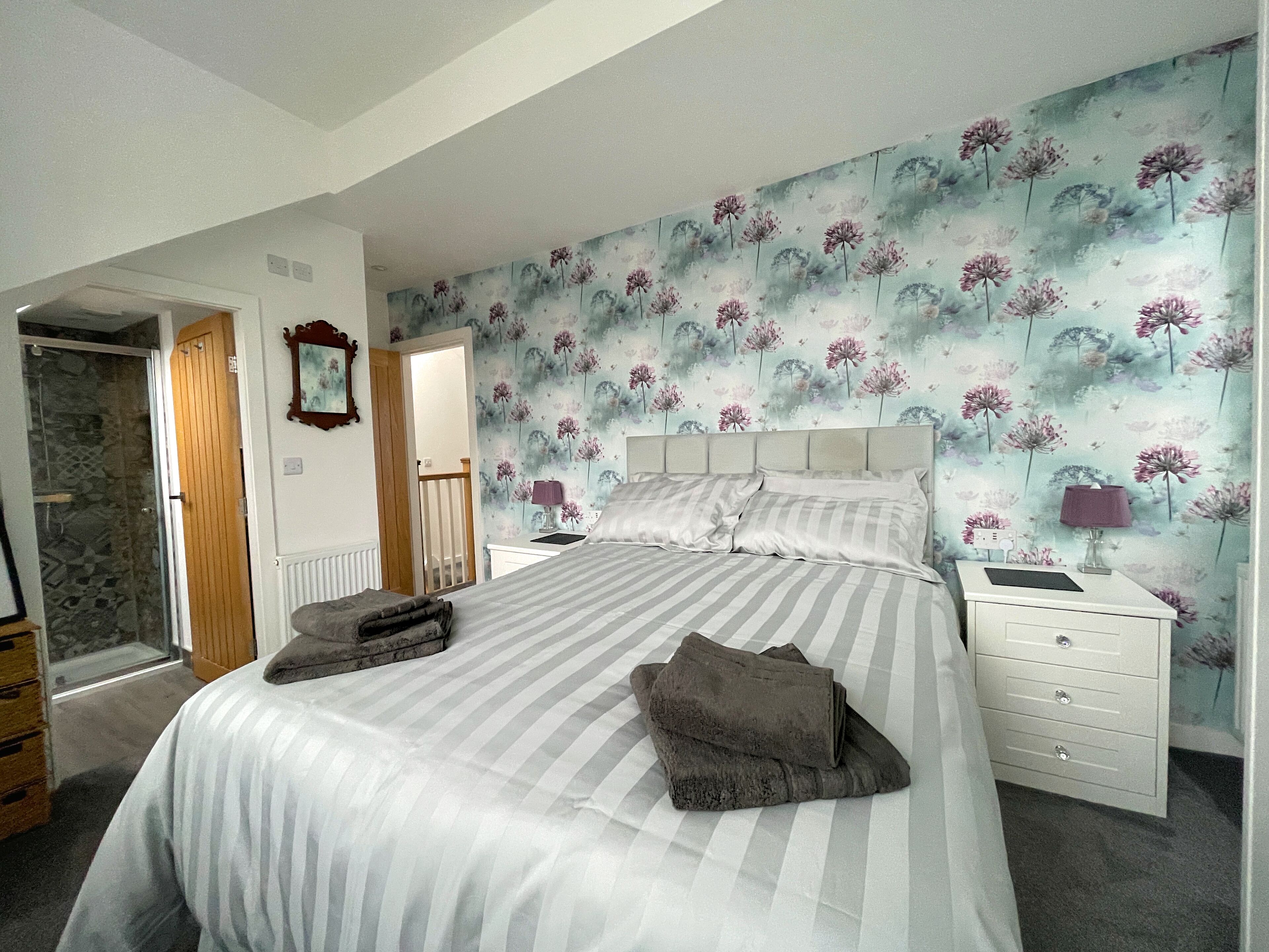 Rumah Keluarga | 3 kamar tidur, meja kerja, dan ruang kerja ramah laptop