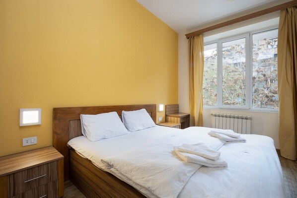 Comfort Apartment | 2 bedrooms, iron/ironing board, free WiFi - Nalbandyan 7.1 (Yerevan)