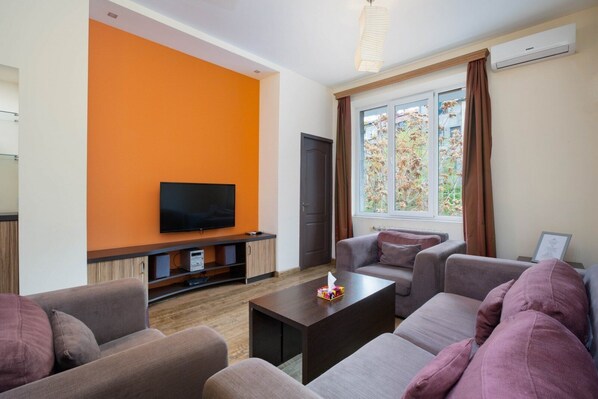 Living area - Nalbandyan 7.1 (Yerevan)