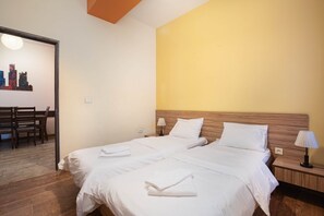2 slaapkamers, een strijkplank/strijkijzer, gratis wifi