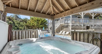 A Whale Of A Time: Private Pool | Hot Tub