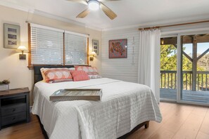 4 habitaciones, tabla de planchar con plancha, wifi y ropa de cama 