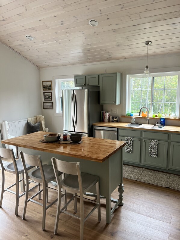 Private kitchen - Cozy and stylish retreat just minutes from Great Moose Lake. (Hartland)