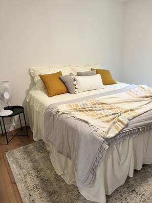 3 chambres, fer et planche à repasser, Wi-Fi, draps fournis