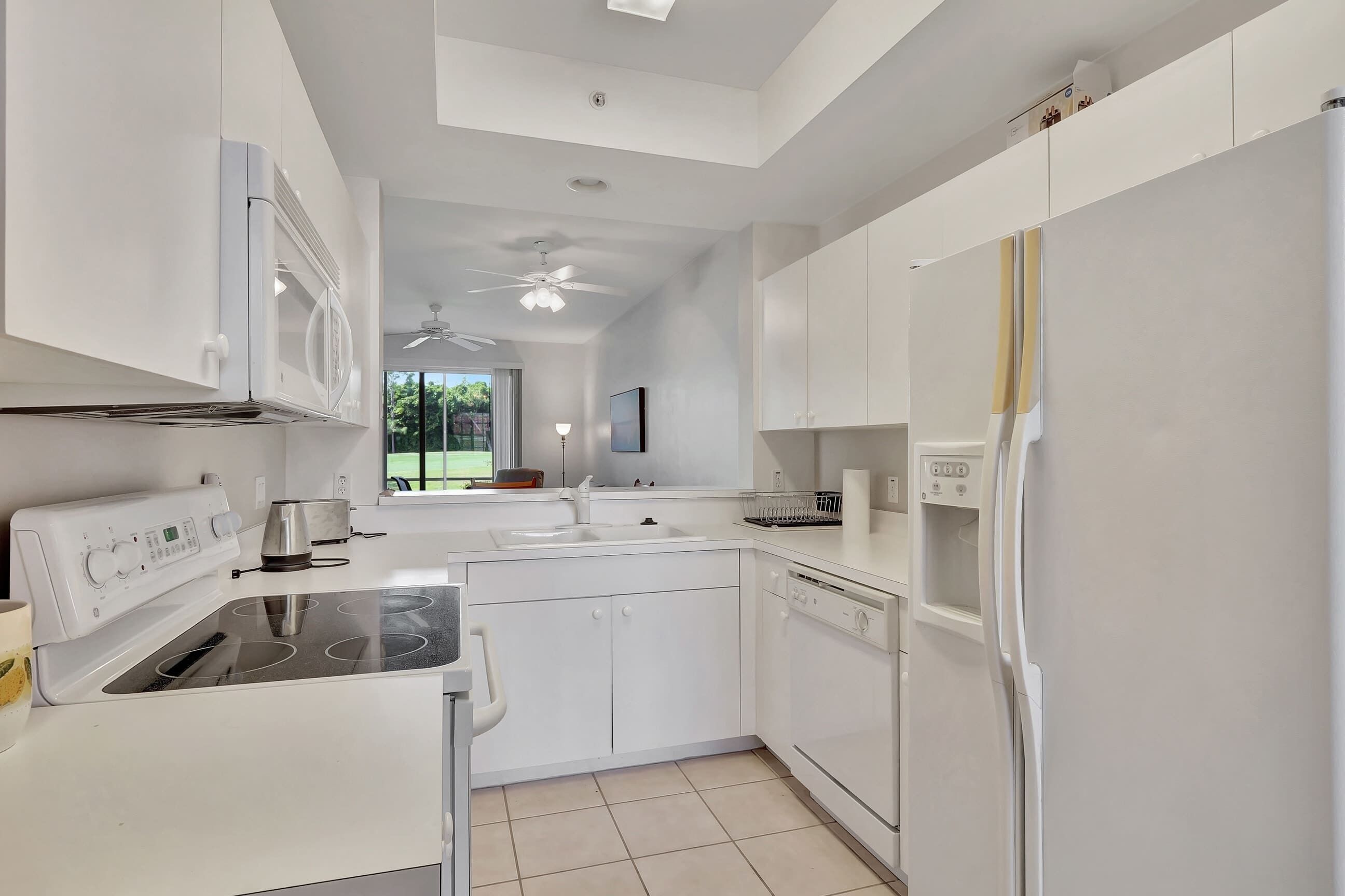 Fridge, oven, stovetop, dishwasher