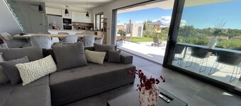 Villa Valenina with heated pool in Croatia, 300 metres from the sea.