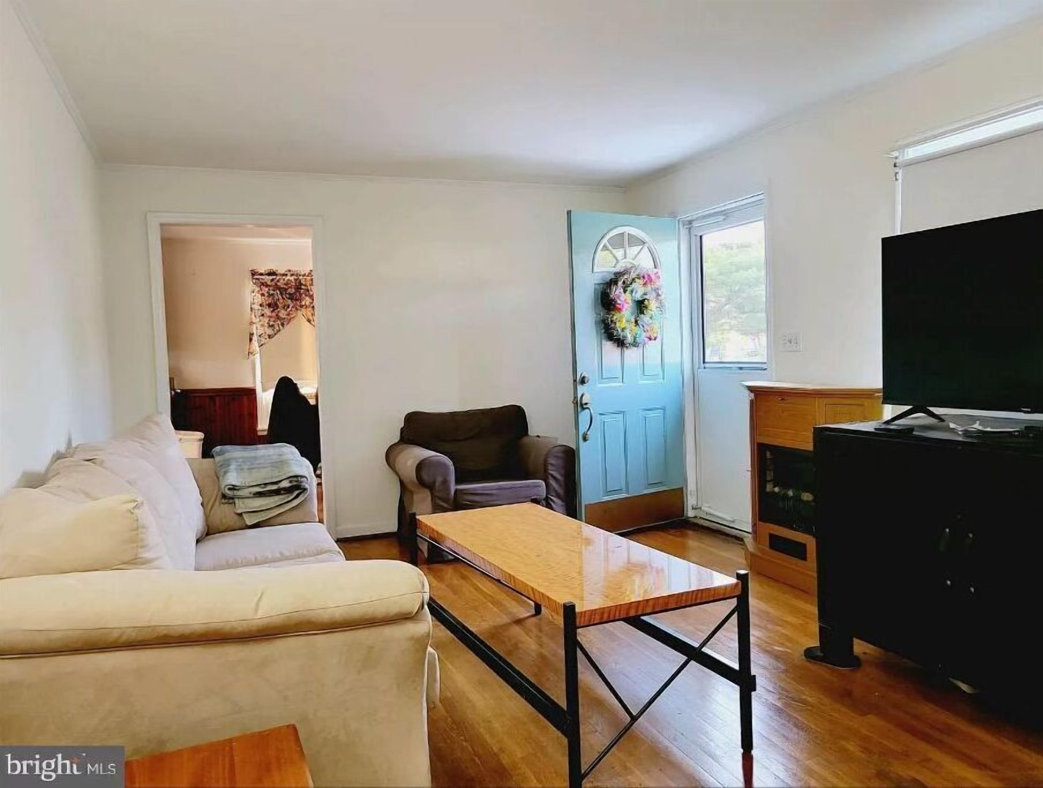 Private 3-bedroom ranch, 7.5 miles from Bethany Beach, on a dead-end street.