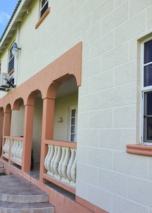 Terrace/patio - Stay a While Guest Apartment (Mangrove)