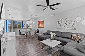 スマートテレビ、暖炉