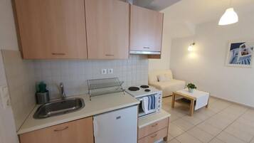 Fridge, oven, stovetop, toaster