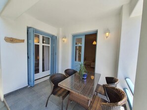 Outdoor dining - Beautiful Elia apartment near the center of Andros - 5 minutes walk (Andros)