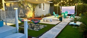 Minutes to Downtown St Pete & the Beaches! Pet & Family friendly.