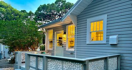 Minutes to Downtown St Pete & the Beaches! Pet & Family friendly.