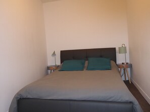 1 bedroom, soundproofing, iron/ironing board, free WiFi