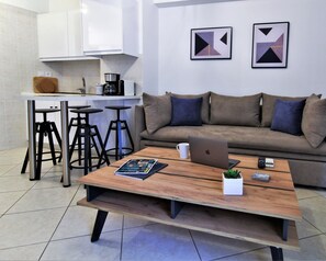 The Pi Suite | Área de estar | Smart TV 40 polegadas com canais a cabo