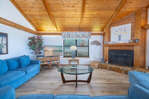 Casa, 4 quartos | Área de estar