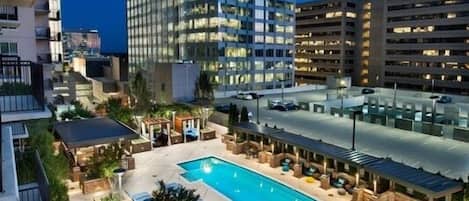 Apartemen, 2 kamar tidur | Kolam renang | Kolam renang outdoor