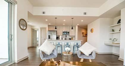 2br Fully Furnished Apartment Uptown - Boa Stadium 2 Bedroom Apts by RedAwning