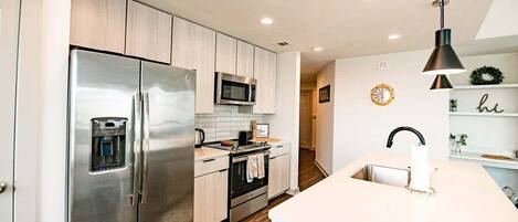 Apartment, 2 Bedrooms | Private kitchen