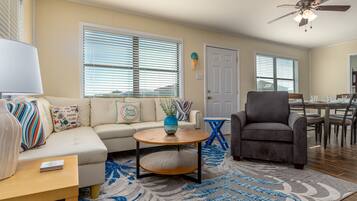 House, 3 Bedrooms | Living area