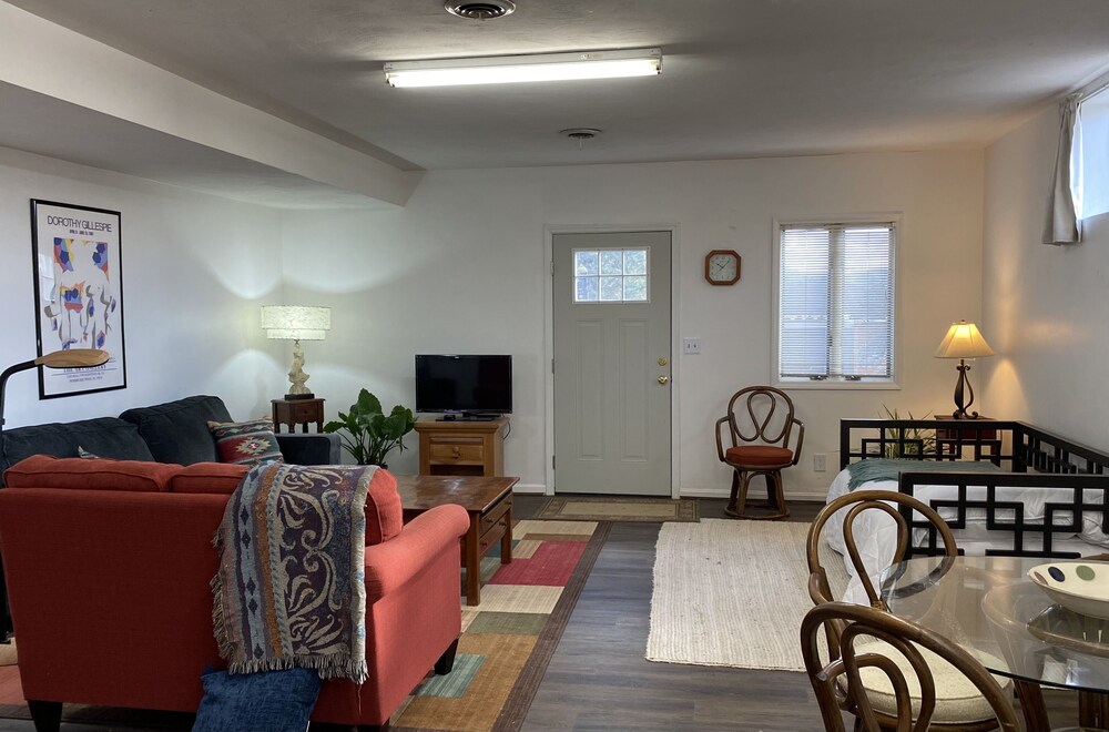 Private studio apartment in the countryside! Botetourt County Vrbo